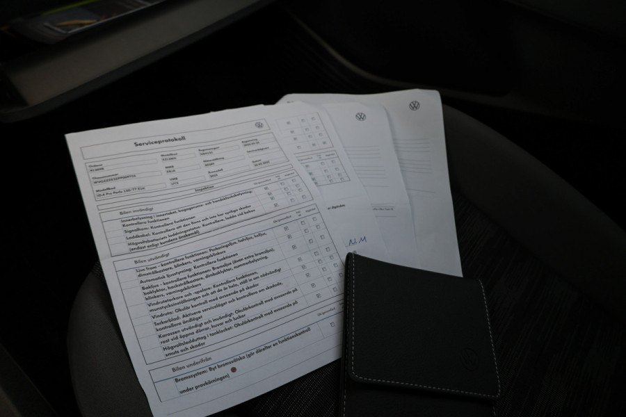 Volkswagen ID.4 Pro Performance 77 kWh | BTW | CAMERA | TREKHAAK | ACC | STOELVERWARMING |