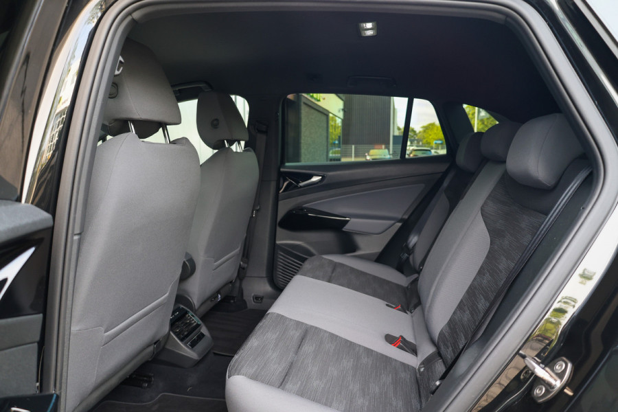 Volkswagen ID.4 Pro Performance 77 kWh | BTW | CAMERA | TREKHAAK | ACC | STOELVERWARMING |
