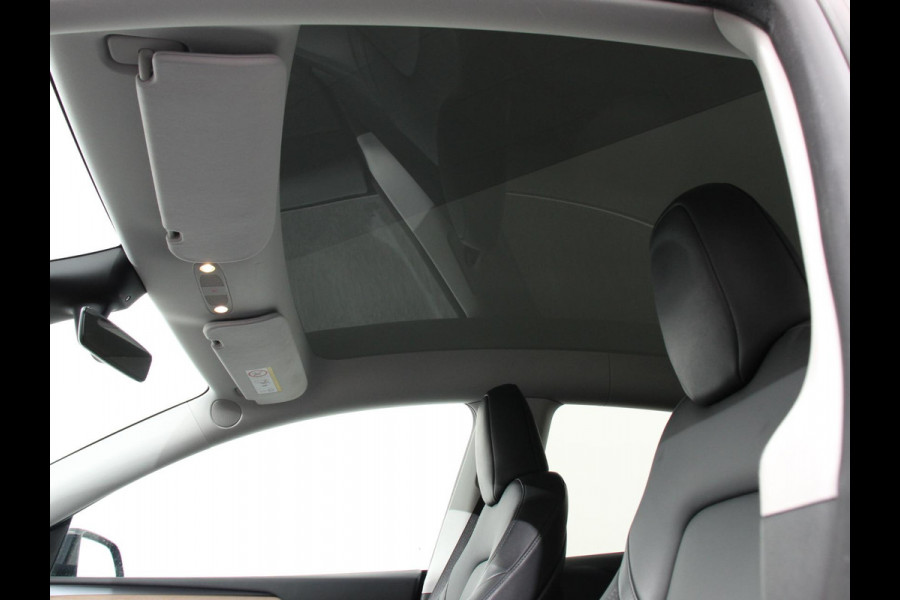 Tesla Model Y Performance Long Range AWD 75 kWh Climate control Adaptieve cruise control Achteruitrijcamera Panoramadak Keyless Stuurverwarming Stoelverwarming LED Navigatie Parkeersensoren