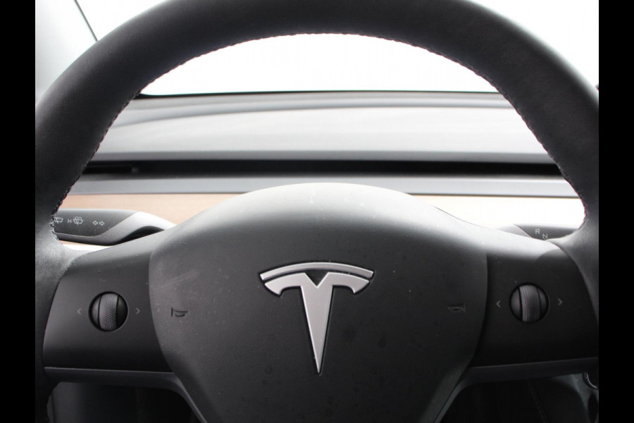 Tesla Model Y Performance Long Range AWD 75 kWh Climate control Adaptieve cruise control Achteruitrijcamera Panoramadak Keyless Stuurverwarming Stoelverwarming LED Navigatie Parkeersensoren