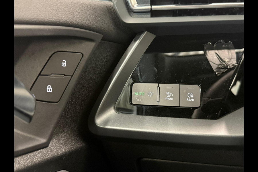 Audi A3 Sportback 35 TFSI S Edition SONOS Premium Audio Airco ECC Navigatie Carplay Full LED Elektr. Sportstoelen PDC VA + Camera Adaptive Cruise Control Head Up Display