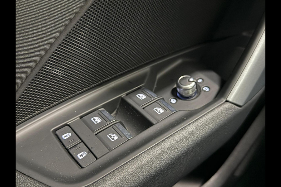 Audi A3 Sportback 35 TFSI S Edition SONOS Premium Audio Airco ECC Navigatie Carplay Full LED Elektr. Sportstoelen PDC VA + Camera Adaptive Cruise Control Head Up Display