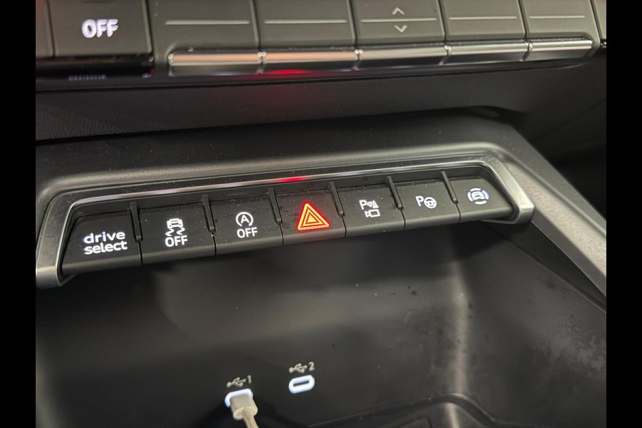 Audi A3 Sportback 35 TFSI S Edition SONOS Premium Audio Airco ECC Navigatie Carplay Full LED Elektr. Sportstoelen PDC VA + Camera Adaptive Cruise Control Head Up Display