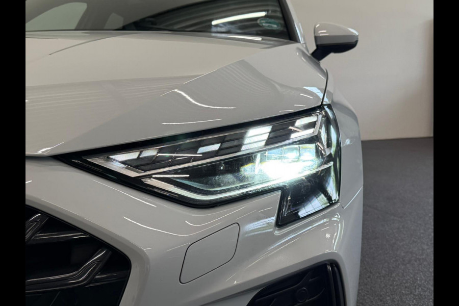 Audi A3 Sportback 35 TFSI S Edition SONOS Premium Audio Airco ECC Navigatie Carplay Full LED Elektr. Sportstoelen PDC VA + Camera Adaptive Cruise Control Head Up Display