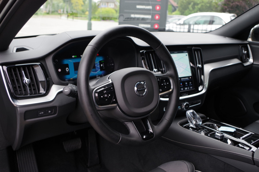 Volvo V60 2.0 T8 Plug-in Hybrid 456 PK AWD Ultimate Dark, Panoramadak, H/K Sound, 360 Camera