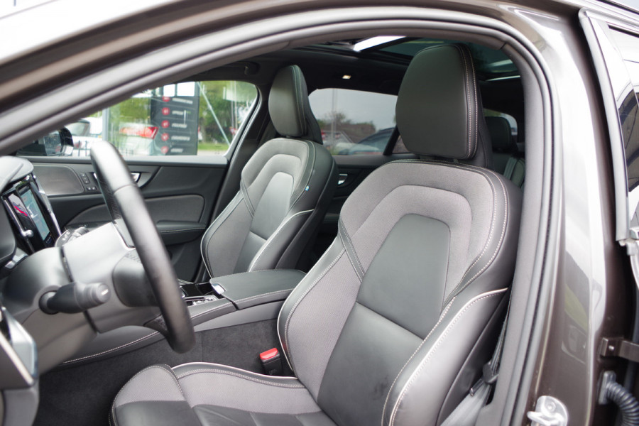Volvo V60 2.0 T8 Plug-in Hybrid 456 PK AWD Ultimate Dark, Panoramadak, H/K Sound, 360 Camera
