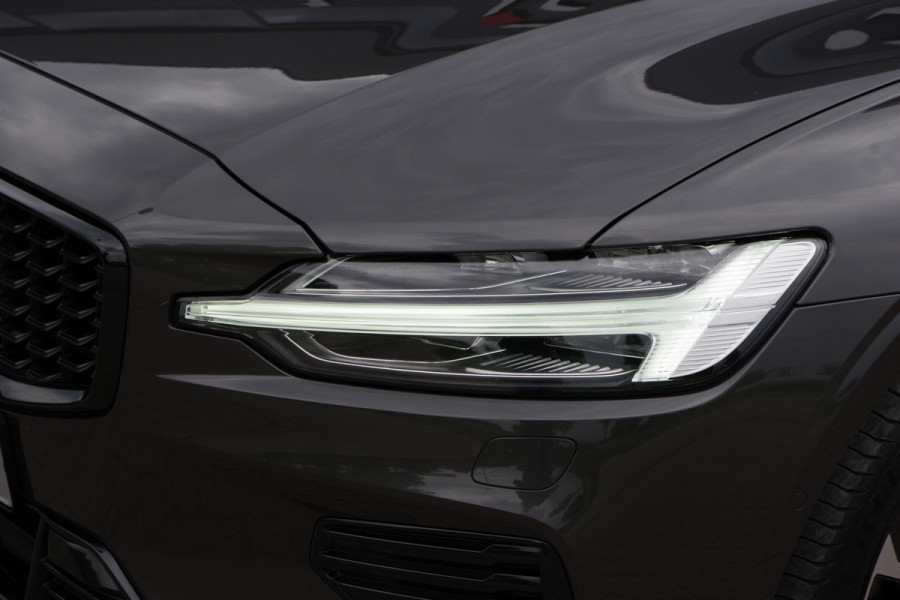 Volvo V60 2.0 T8 Plug-in Hybrid 456 PK AWD Ultimate Dark, Panoramadak, H/K Sound, 360 Camera