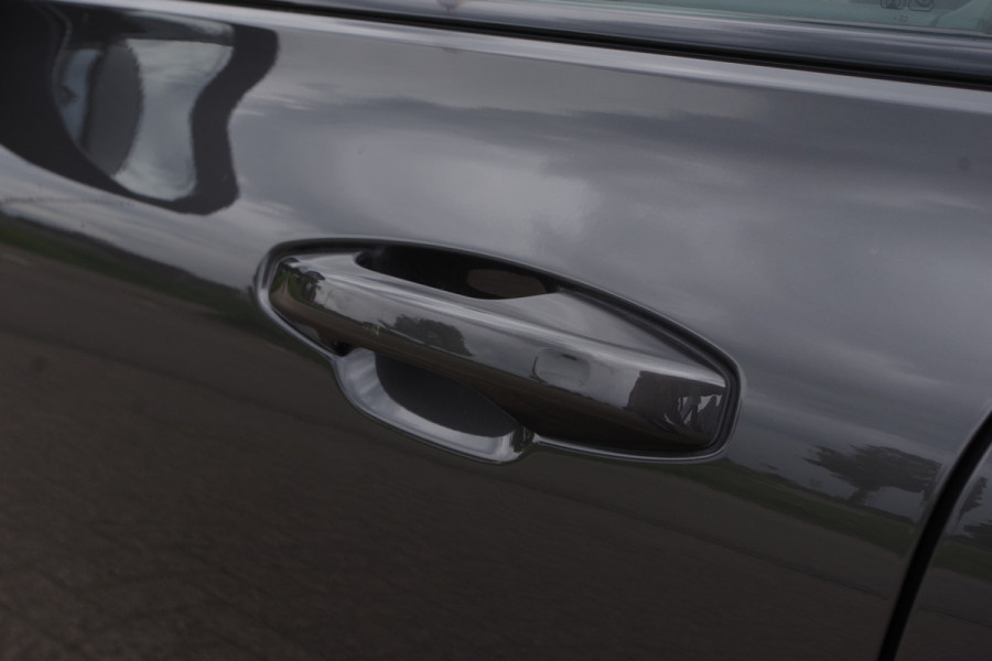 Volvo V60 2.0 T8 Plug-in Hybrid 456 PK AWD Ultimate Dark, Panoramadak, H/K Sound, 360 Camera