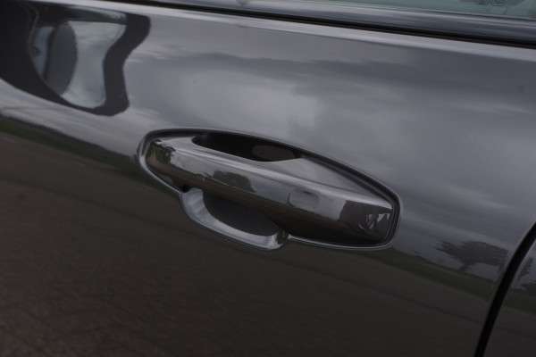 Volvo V60 2.0 T8 Plug-in Hybrid 456 PK AWD Ultimate Dark, Panoramadak, H/K Sound, 360 Camera