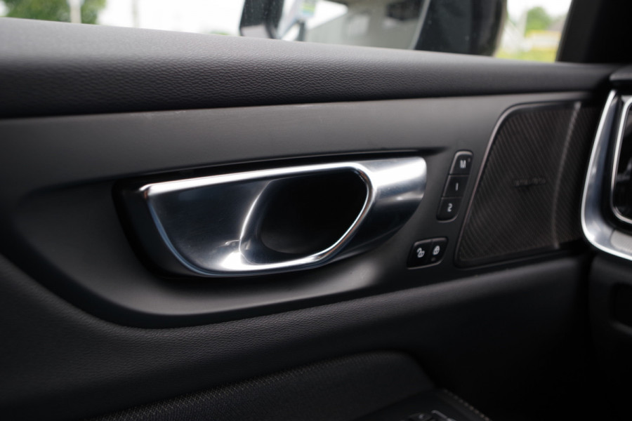 Volvo V60 2.0 T8 Plug-in Hybrid 456 PK AWD Ultimate Dark, Panoramadak, H/K Sound, 360 Camera
