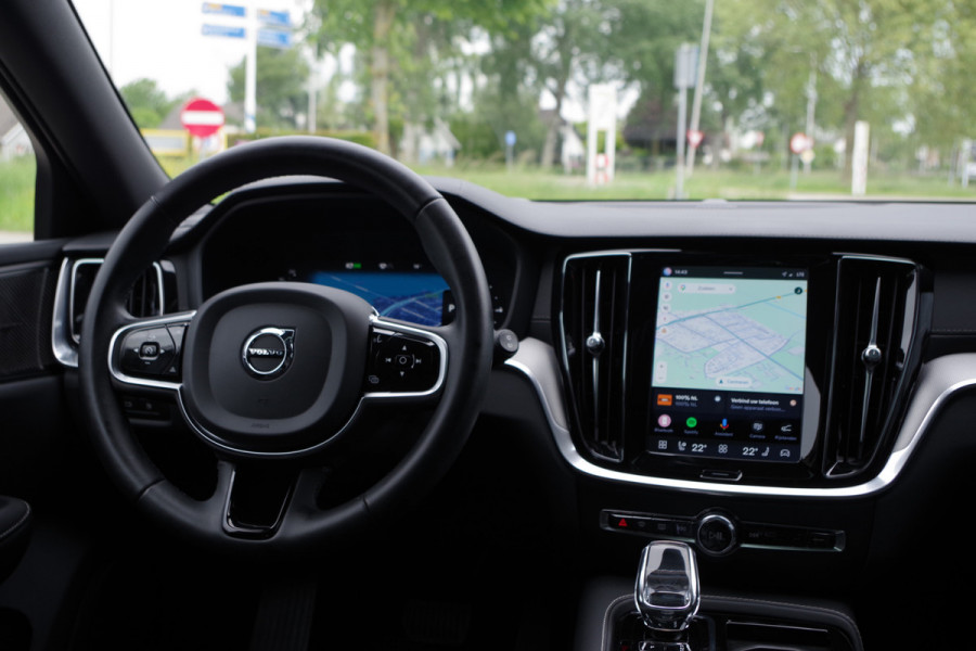 Volvo V60 2.0 T8 Plug-in Hybrid 456 PK AWD Ultimate Dark, Panoramadak, H/K Sound, 360 Camera