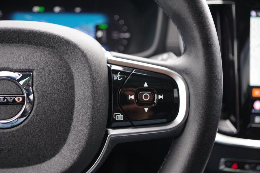 Volvo V60 2.0 T8 Plug-in Hybrid 456 PK AWD Ultimate Dark, Panoramadak, H/K Sound, 360 Camera