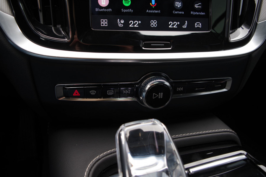 Volvo V60 2.0 T8 Plug-in Hybrid 456 PK AWD Ultimate Dark, Panoramadak, H/K Sound, 360 Camera