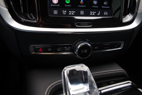Volvo V60 2.0 T8 Plug-in Hybrid 456 PK AWD Ultimate Dark, Panoramadak, H/K Sound, 360 Camera
