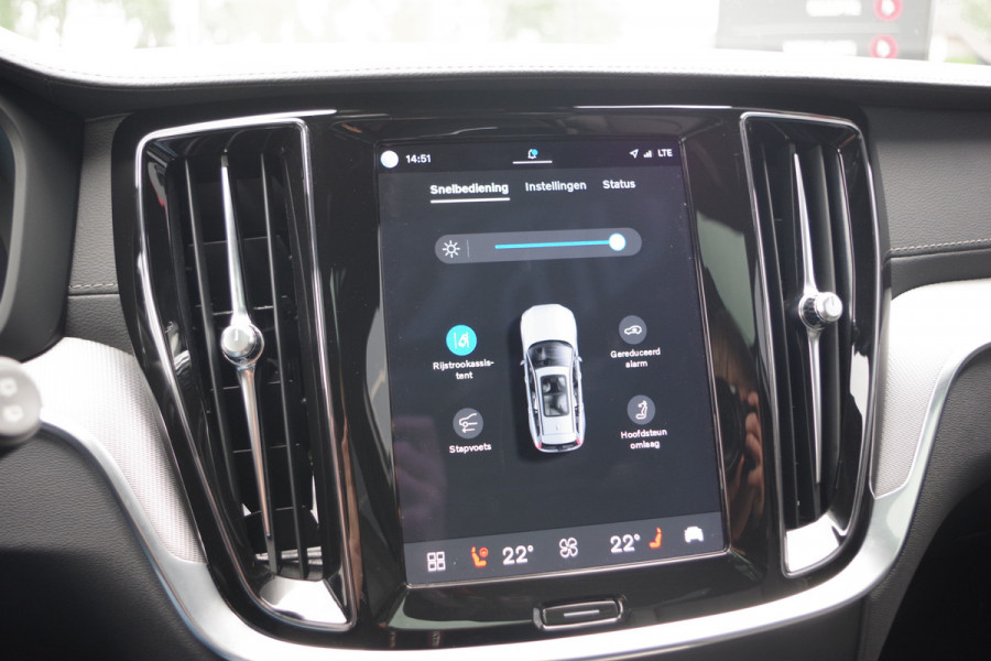 Volvo V60 2.0 T8 Plug-in Hybrid 456 PK AWD Ultimate Dark, Panoramadak, H/K Sound, 360 Camera