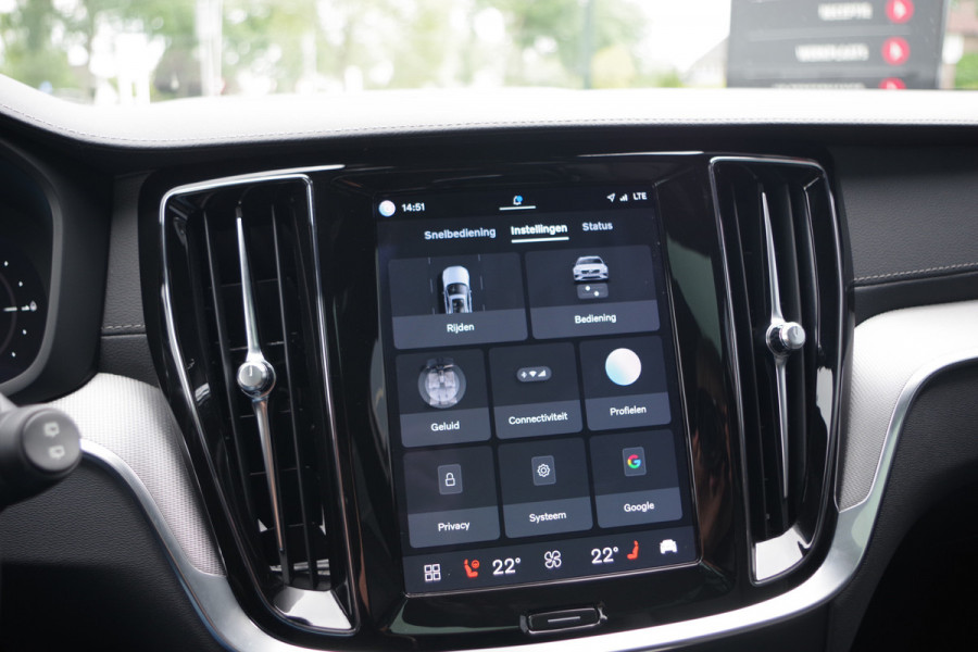 Volvo V60 2.0 T8 Plug-in Hybrid 456 PK AWD Ultimate Dark, Panoramadak, H/K Sound, 360 Camera