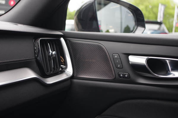 Volvo V60 2.0 T8 Plug-in Hybrid 456 PK AWD Ultimate Dark, Panoramadak, H/K Sound, 360 Camera