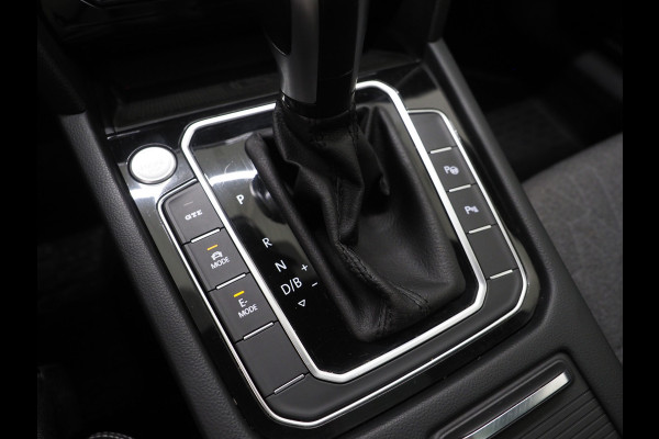 Volkswagen Passat Variant 1.4 TSI PHEV GTE 218PK | Panoramadak | Trekhaak | Massage | Camera | Virtual | Memory | Matrix | Carplay