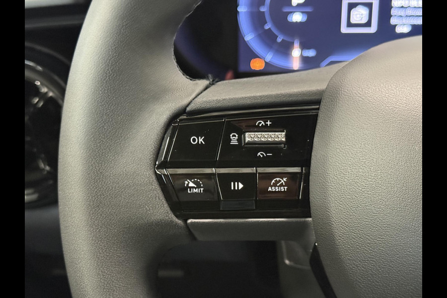 Alfa Romeo junior Elettrica Automaat 156PK Adaptieve Cruise Control LMV 18 inch Full Led Matrix Parkeer sensoren Navigatie Apple Carplay / Android auto  Climate Control