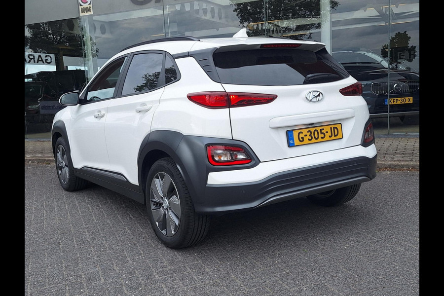 Hyundai Kona EV Premium 64 kWh | SOH: 96,8% | Warmtepomp | Lage km-stand | Leder | HUD | Blindspot | Full LED |