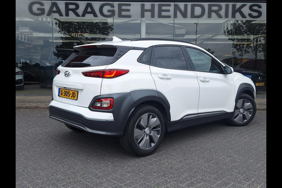 Hyundai Kona EV Premium 64 kWh | SOH: 96,8% | Warmtepomp | Lage km-stand | Leder | HUD | Blindspot | Full LED |