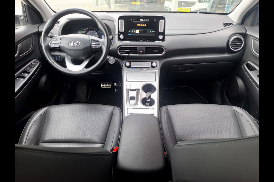 Hyundai Kona EV Premium 64 kWh | SOH: 96,8% | Warmtepomp | Lage km-stand | Leder | HUD | Blindspot | Full LED |