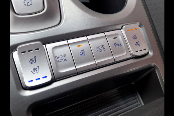 Hyundai Kona EV Premium 64 kWh | SOH: 96,8% | Warmtepomp | Lage km-stand | Leder | HUD | Blindspot | Full LED |