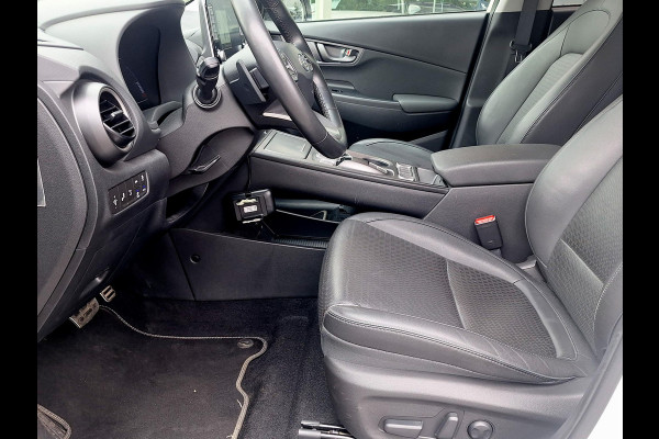 Hyundai Kona EV Premium 64 kWh | SOH: 96,8% | Warmtepomp | Lage km-stand | Leder | HUD | Blindspot | Full LED |