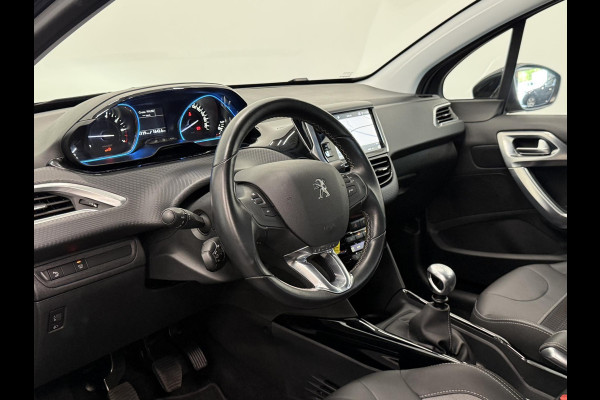 Peugeot 2008 1.2 PureTech Allure Navigatie Apple Carplay Android Auto Parkeersensoren achter Cruise Control Climate Control Lichtmetalen velgen