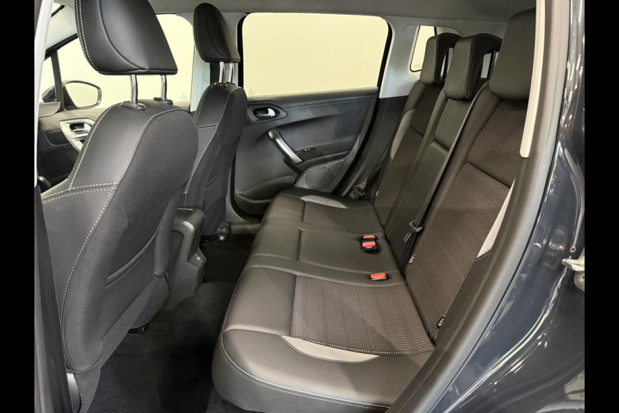 Peugeot 2008 1.2 PureTech Allure Navigatie Apple Carplay Android Auto Parkeersensoren achter Cruise Control Climate Control Lichtmetalen velgen