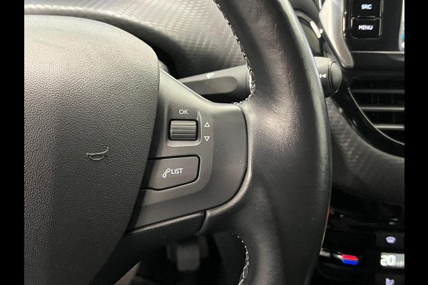 Peugeot 2008 1.2 PureTech Allure Navigatie Apple Carplay Android Auto Parkeersensoren achter Cruise Control Climate Control Lichtmetalen velgen