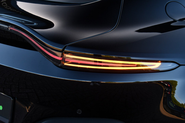 Aston Martin Vantage 4.0 V8 Carbon-ext | Ceramic-brakes | 26dkm