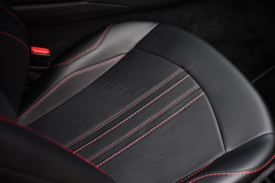 Aston Martin Vantage 4.0 V8 Carbon-ext | Ceramic-brakes | 26dkm