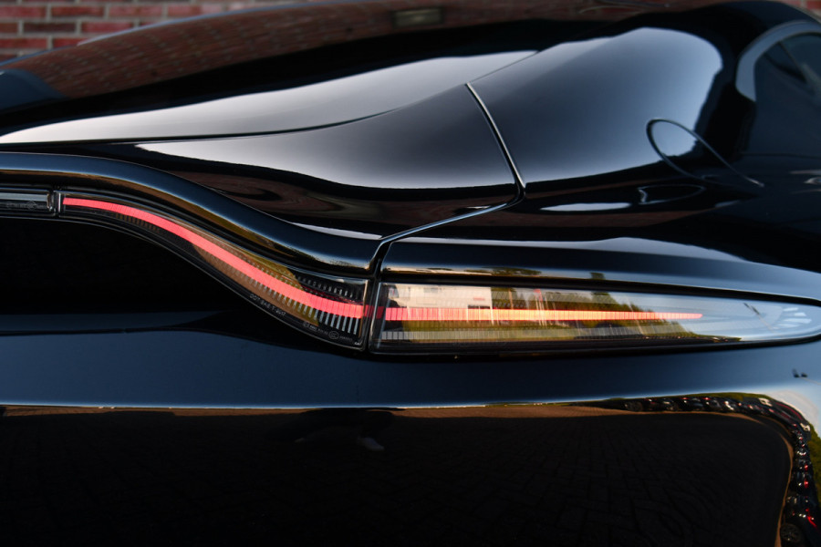 Aston Martin Vantage 4.0 V8 Carbon-ext | Ceramic-brakes | 26dkm