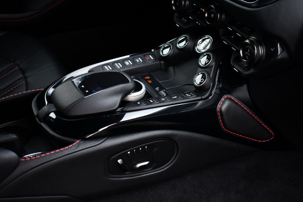 Aston Martin Vantage 4.0 V8 Carbon-ext | Ceramic-brakes | 26dkm