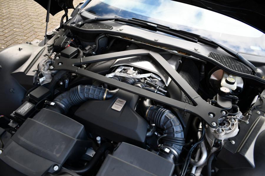 Aston Martin Vantage 4.0 V8 Carbon-ext | Ceramic-brakes | 26dkm