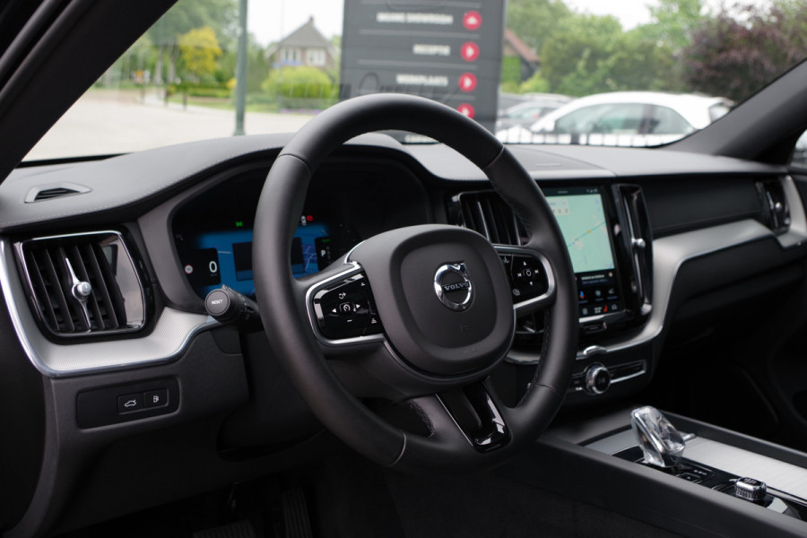 Volvo XC60 2.0 T8 Plug-in Hybrid 456 PK AWD Ultimate Dark, Panoramadak, 360 Camera, Sportstoelen