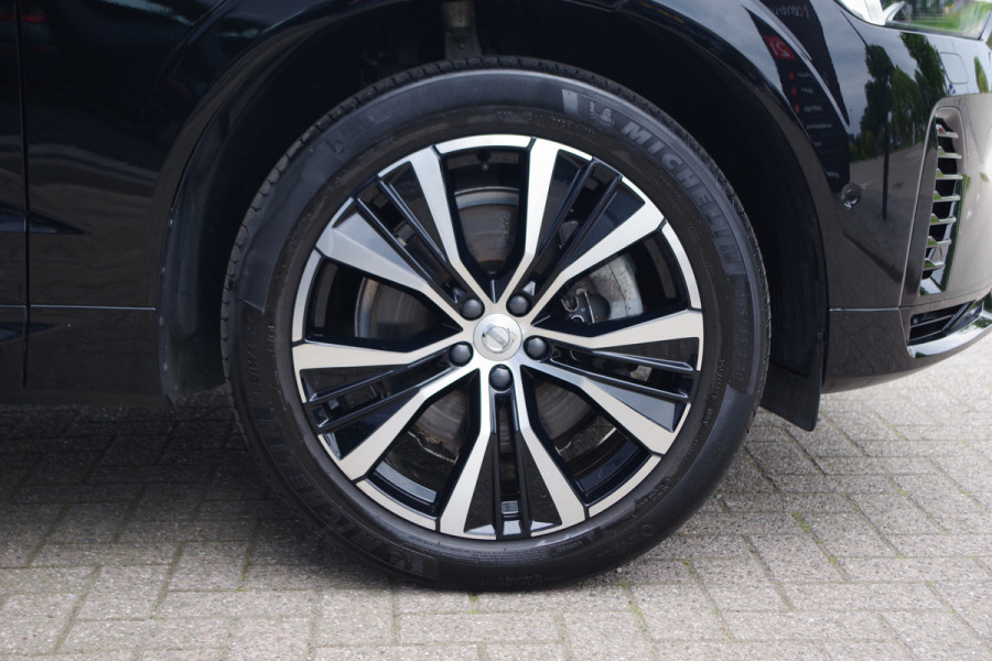 Volvo XC60 2.0 T8 Plug-in Hybrid 456 PK AWD Ultimate Dark, Panoramadak, 360 Camera, Sportstoelen