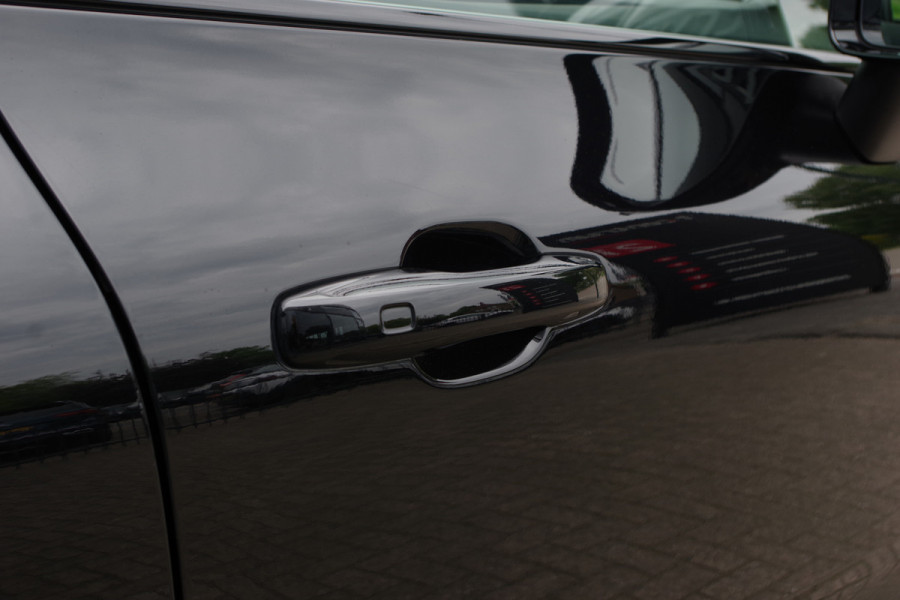 Volvo XC60 2.0 T8 Plug-in Hybrid 456 PK AWD Ultimate Dark, Panoramadak, 360 Camera, Sportstoelen