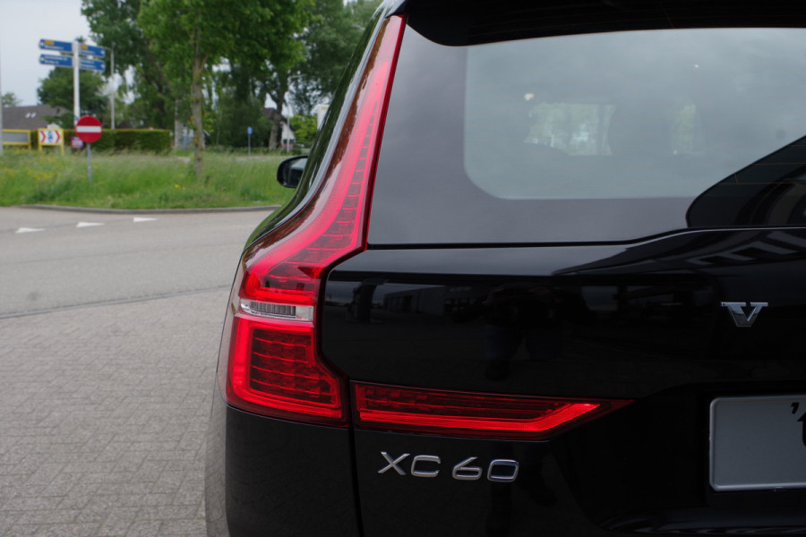 Volvo XC60 2.0 T8 Plug-in Hybrid 456 PK AWD Ultimate Dark, Panoramadak, 360 Camera, Sportstoelen