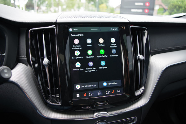 Volvo XC60 2.0 T8 Plug-in Hybrid 456 PK AWD Ultimate Dark, Panoramadak, 360 Camera, Sportstoelen