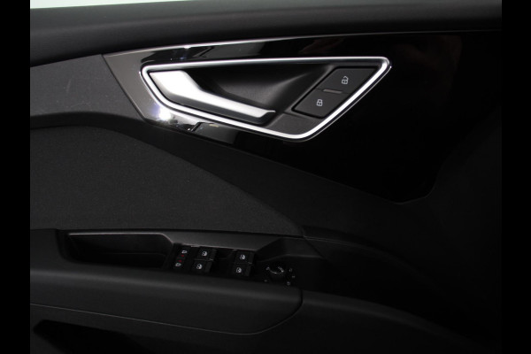 Audi Q4 e-tron 45 Advanced edition 82 kWh Climate control Adaptieve cruise control Parkeersensoren Keyless Verwarmde voorstoelen Lane assist LED Dodehoek assistent Navigatie Apple Carplay/ Android Auto