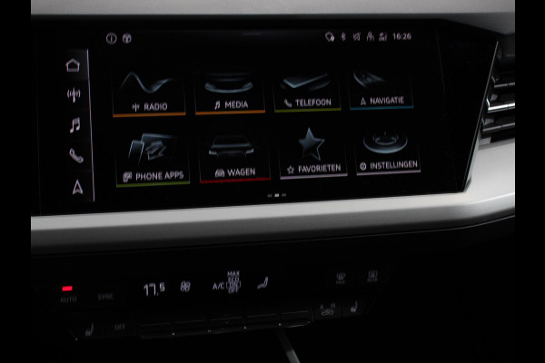 Audi Q4 e-tron 45 Advanced edition 82 kWh Climate control Adaptieve cruise control Parkeersensoren Keyless Verwarmde voorstoelen Lane assist LED Dodehoek assistent Navigatie Apple Carplay/ Android Auto