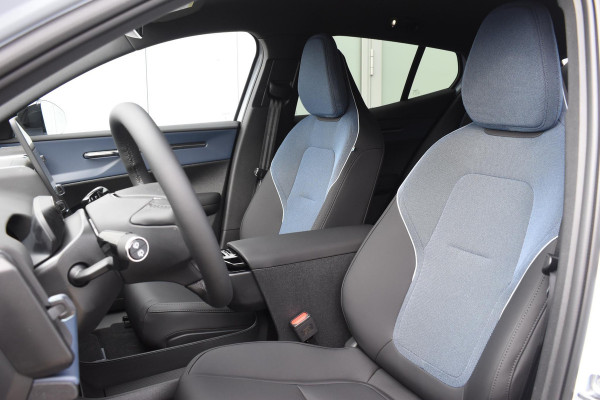 Volvo EX30 Single Motor Extended Range Plus Europa 69 kWh / Adaptive Cruise control / Extra getint glas / Climate Pack / Achteruitrijcamera / Elektrisch verstelbare stoelen / Parkeersensoren V+A