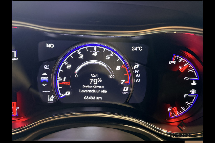 Jeep Grand Cherokee 6.4 V8 SRT8. Grijs Kenteken | Navi | Apple-carplay Trekhaak. LPG. 93000 KM