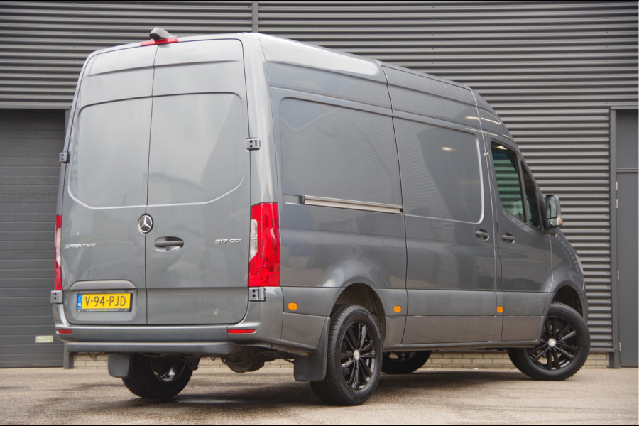 Mercedes-Benz Sprinter 317 1.9 CDI L2H2 AUT. 3-ZITS, LEDER, CAMERA, NAVI, CLIMA, MF STUUR