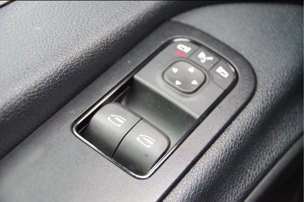 Mercedes-Benz Sprinter 317 1.9 CDI L2H2 AUT. 3-ZITS, LEDER, CAMERA, NAVI, CLIMA, MF STUUR