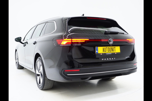 Volkswagen Passat Variant 1.5 eHybrid 204PK | Leder/Alcantara | Massage | Trekhaak | HUD | Camera | Adaptive Cruise | Sfeerlicht | Carplay