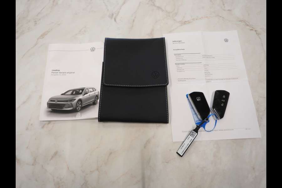 Volkswagen Passat Variant 1.5 eHybrid 204PK | Leder/Alcantara | Massage | Trekhaak | HUD | Camera | Adaptive Cruise | Sfeerlicht | Carplay