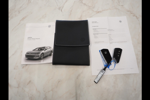 Volkswagen Passat Variant 1.5 eHybrid 204PK | Leder/Alcantara | Massage | Trekhaak | HUD | Camera | Adaptive Cruise | Sfeerlicht | Carplay